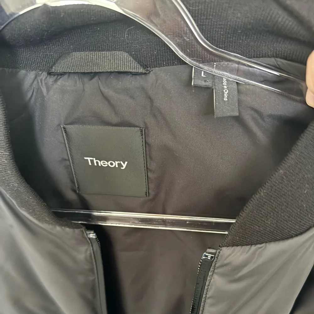 Men’s Black Theory Puffer Vest NWOT - Picture 5 of 13